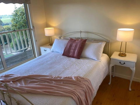 IRONBARK FARM Farmhouse On 52 Acres In The Scenic Yarra Valley - Tourism Canberra 3