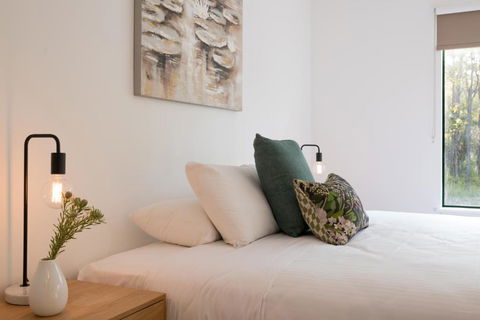 Island Brook Estate Vineyard And Chalets - Tourism Canberra 3