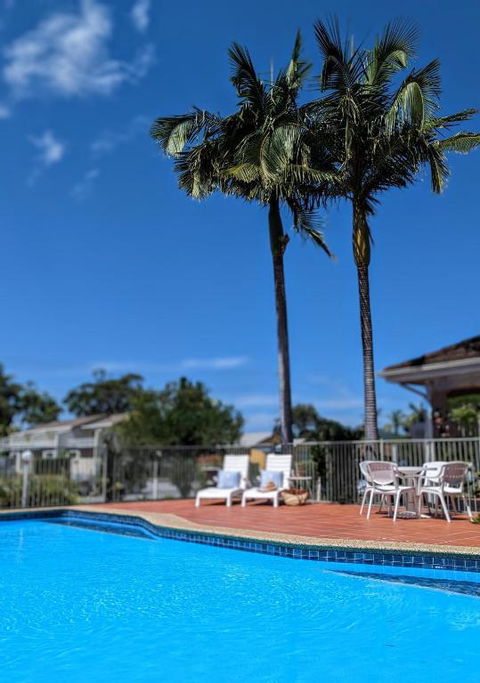 Island Palms Motor Inn - Tourism Canberra 0