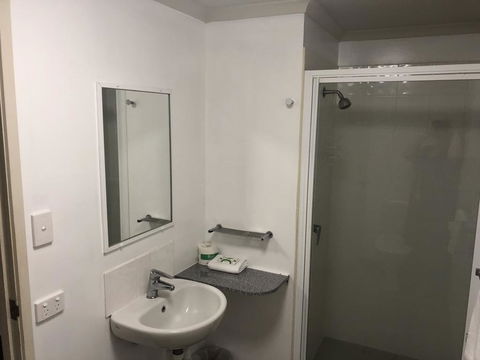 Airlie Waterfront Accommodation - Tourism Canberra 3