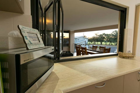 Alcedonia Retreat - Tourism Canberra 3