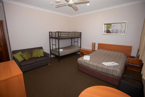 Alishan International Guest House - Tourism Canberra 3