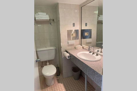 All In 500 Aud Weekly Beachfront The STRAND Studio Apartment - Tourism Canberra 2