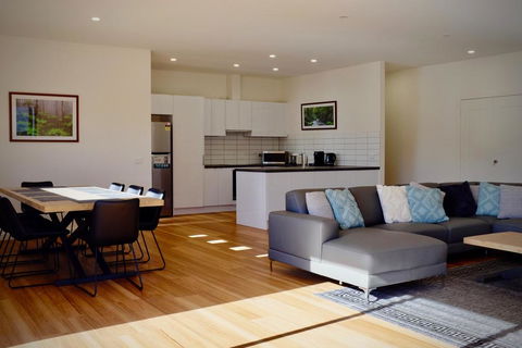 All Seasons Marysville - Tourism Canberra 0