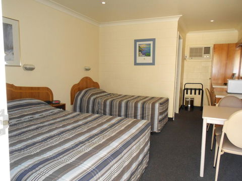 All Seasons Motor Lodge - Tourism Canberra 2