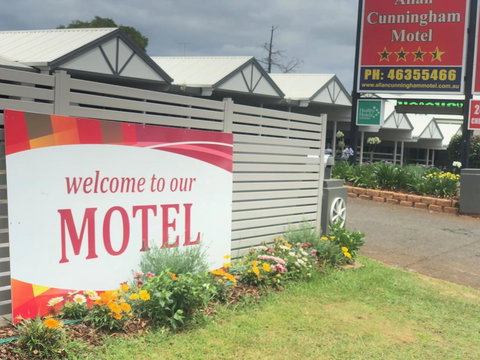 Allan Cunningham Motel - Tourism Canberra 1