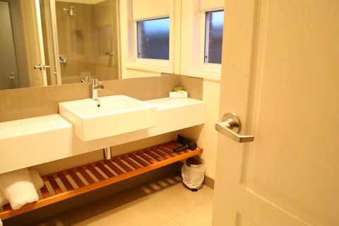 Allansford Hotel Motel - Tourism Canberra 1