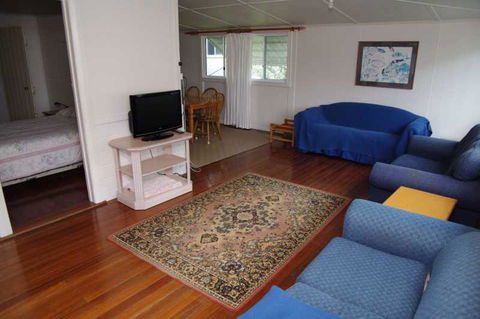 Almare, 7 Gowing Street - Tourism Canberra 2