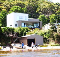 Amazing Ansons Bay Absolute Waterfront Beach House - Tourism Canberra
