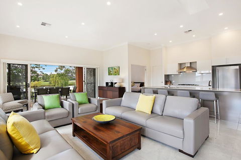 Amber Lakes - Tourism Canberra 1