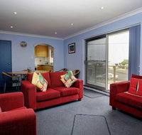 Anchorage 7 Beautifully Renovated Close to Rockpool - Tourism Canberra
