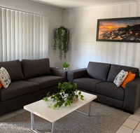 Andergrove Home with a Garden View-Wi-fi  Netflix - Tourism Canberra