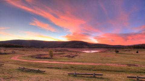 Anglers Reach Lakeside Village - Tourism Canberra 0