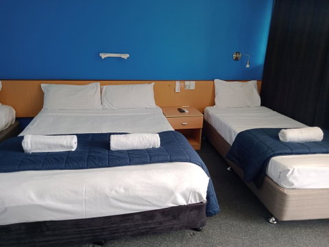 Annerley Motor Inn - Tourism Canberra 0