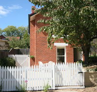 Annies Garden Cottage - Tourism Canberra
