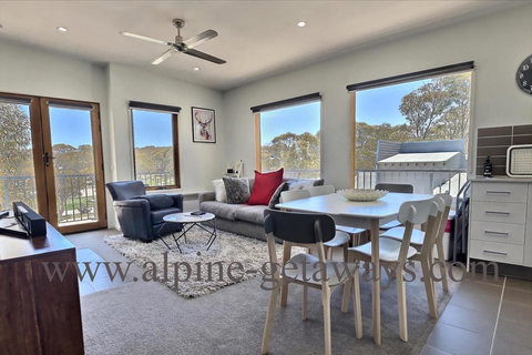 Apres - Tourism Canberra 0