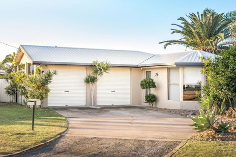 Apurla Hervey Bay - Located At The Point - Tourism Canberra 2