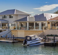Aqua Vista - Tourism Canberra
