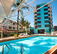 Aqualine Apartments On The Broadwater