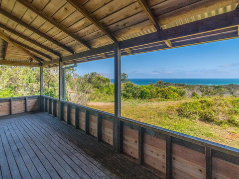 Aqualuna- Excellent Surfing Beaches. - Tourism Canberra 1