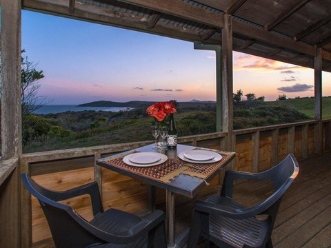 Aqualuna- Excellent Surfing Beaches. - Tourism Canberra 0