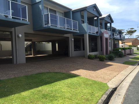 Aquarius Apartments Mollymook - Tourism Canberra 0