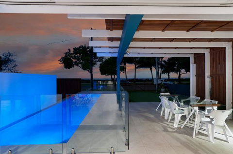 Arlington Beach House - Tourism Canberra 3