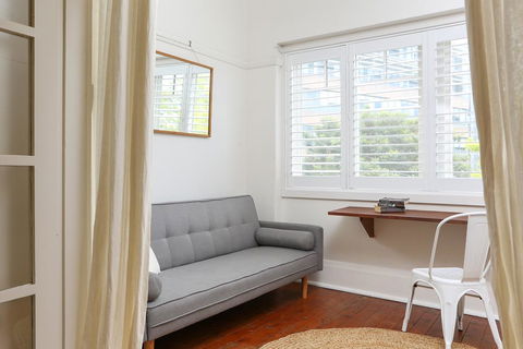 Art Deco Oasis Minutes From The City - Tourism Canberra 2