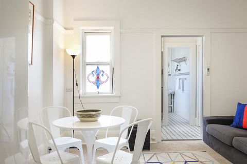 Art Deco Oasis Minutes From The City - Tourism Canberra 0