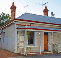 Art on Attfield - cute heritage 1 bedroom stone cottage - Tourism Canberra
