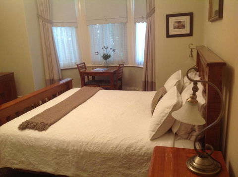 Arundels Boutique Accommodation - Tourism Canberra 0