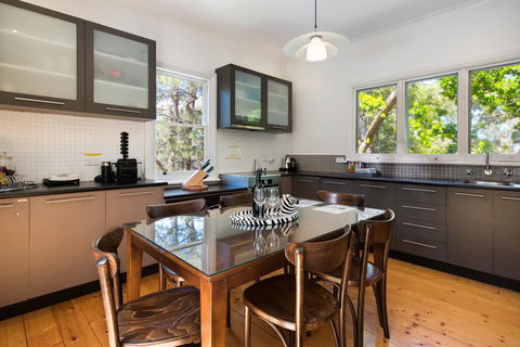 Ashling - Tourism Canberra 2
