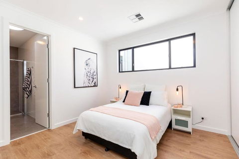 Luxury Private Ensuite Room Close To Airport,City, Genelg Beach - Tourism Canberra 0