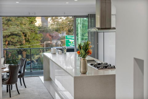 Luxury Retreat Sydney Airport Direct Train Line - Tourism Canberra 2