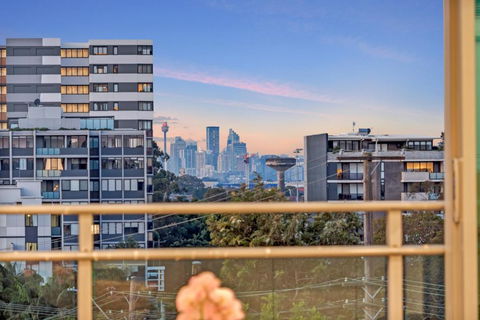 Luxury Retreat Sydney Airport Direct Train Line - Tourism Canberra 0