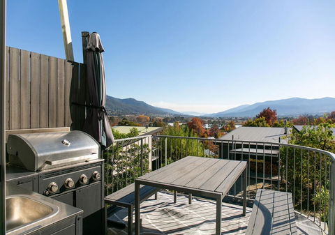 Luxury Scandinavian Townhouse - Tourism Canberra 3