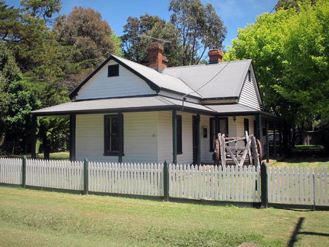 Lynden Cottage - Built 1884 In The Heart Of Town - Tourism Canberra 0