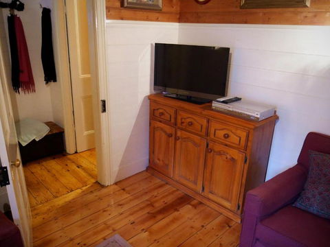 Lynden Cottage - Built 1884 In The Heart Of Town - Tourism Canberra 1