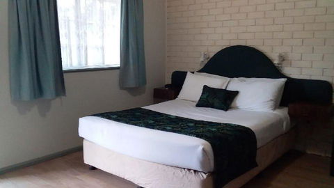 Macquarie Valley Motor Inn - Tourism Canberra 1