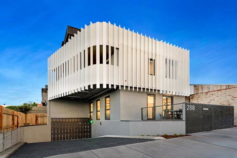 Manhattan Apartments - Glen Iris - Tourism Canberra 0