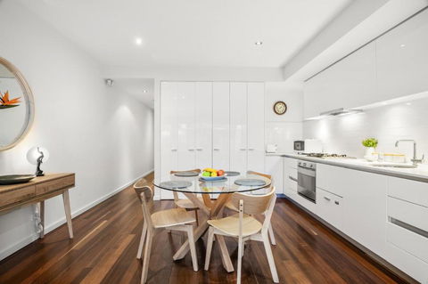 MILA Trendy Prahran 1-Bed Apartment With Balcony - Tourism Canberra 3