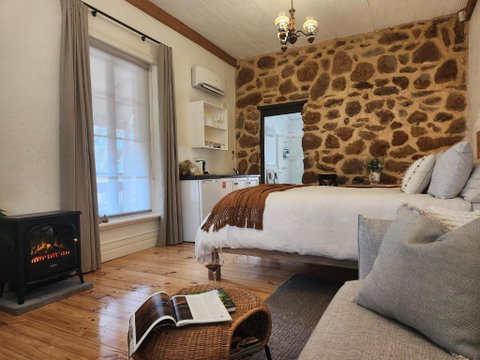 Marananga Cottages - Tourism Canberra 1