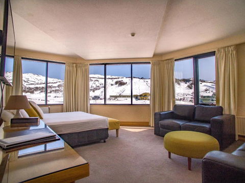 Marritz Hotel - Tourism Canberra 1
