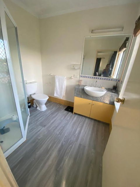 Master Ensuite And Private Balcony - Tourism Canberra 2