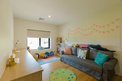 Mattner House Family Vacation Resort - Tourism Canberra 0