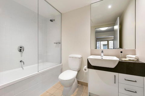 Melbourne Carlton Central Apartment Hotel Official - Tourism Canberra 2