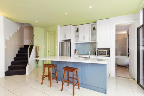 Merlot Verdelho Townhouses - Tourism Canberra 2