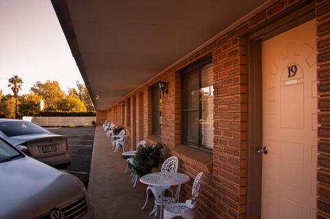 Mid Town Inn Narrabri - Tourism Canberra 3