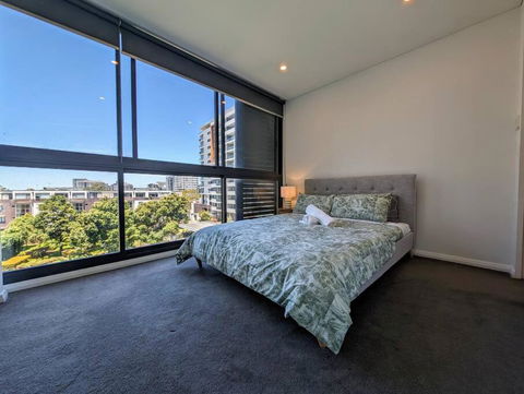Modern 2 Bedroom Apartment Close To All Amenities! - Tourism Canberra 0