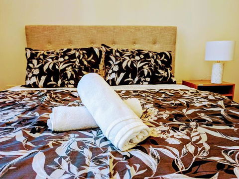 Modern 2 Bedroom Apartment Close To All Amenities! - Tourism Canberra 3